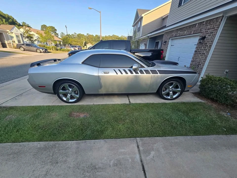 2010 Dodge Challenger 3rd Gen - Image 3 of 10