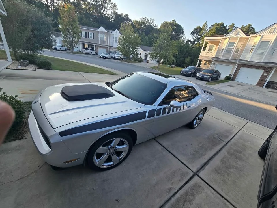 2010 Dodge Challenger 3rd Gen - Image 2 of 10
