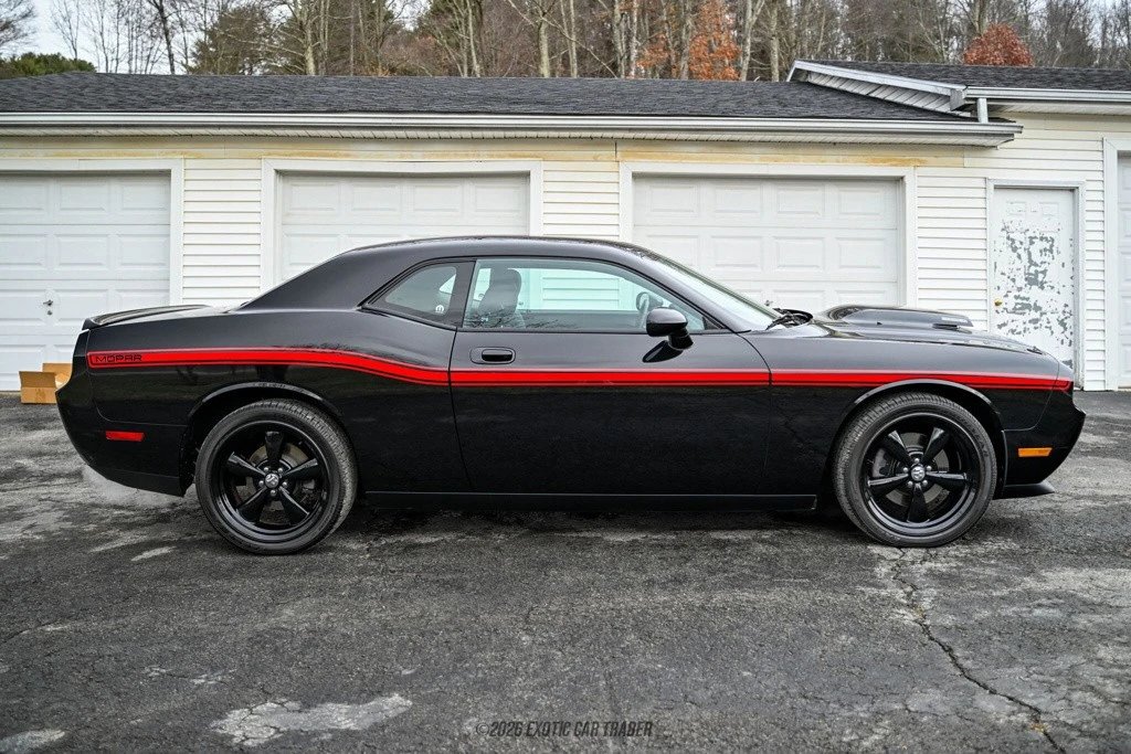 2010 Dodge Challenger 3rd Gen - Image 9 of 12