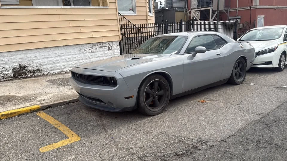 2010 Dodge Challenger 3rd Gen - Image 3 of 17