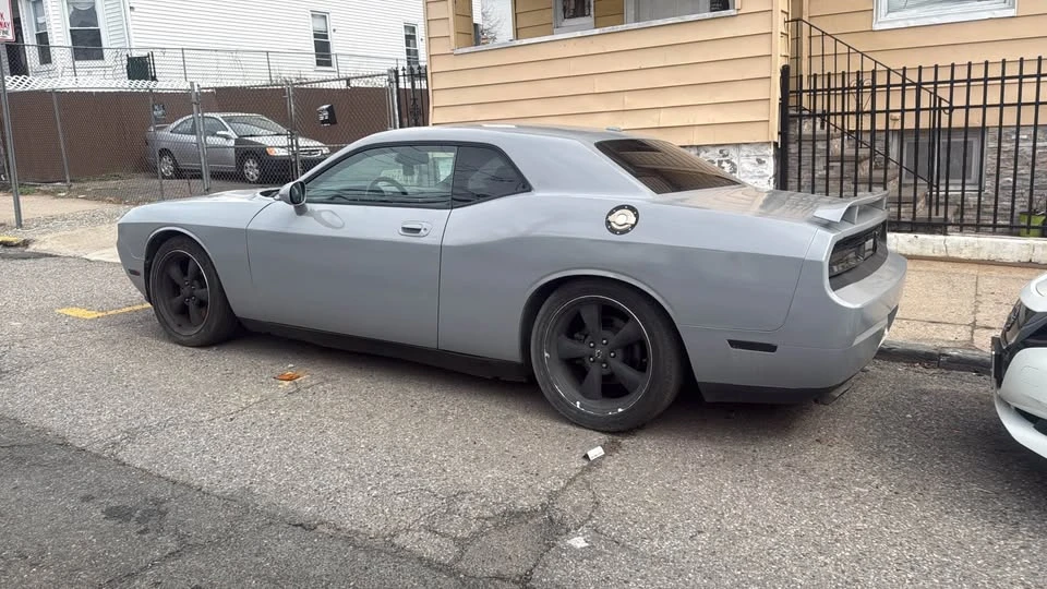2010 Dodge Challenger 3rd Gen - Image 4 of 17