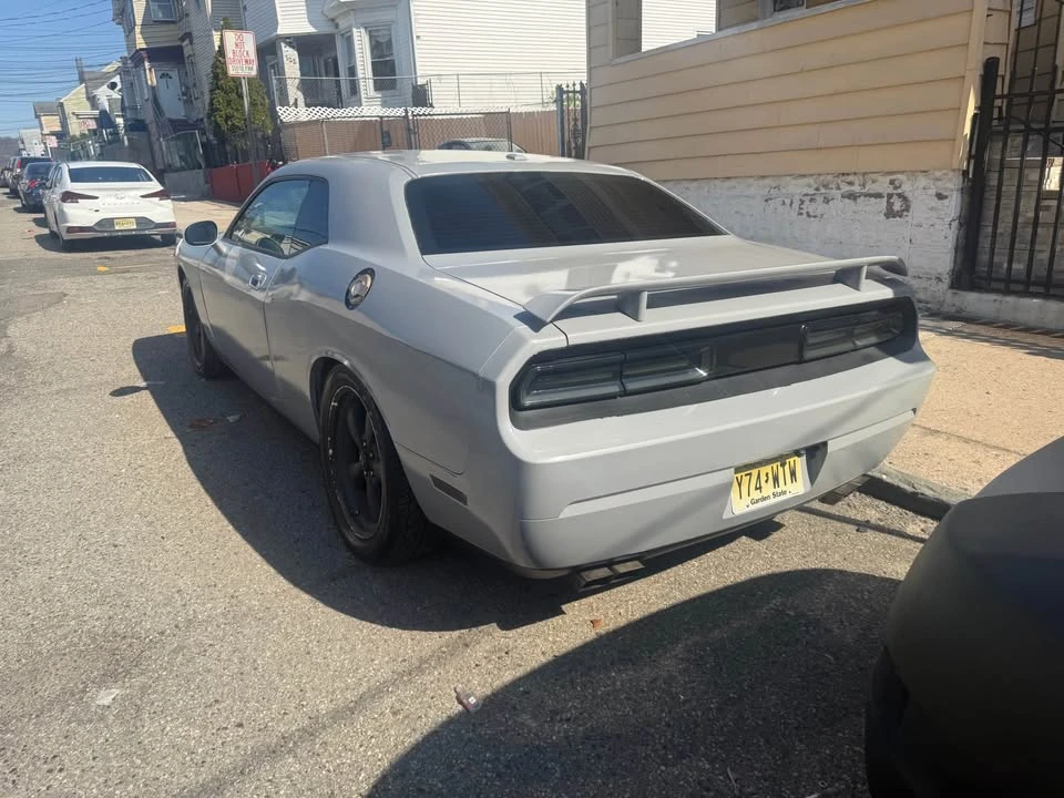 2010 Dodge Challenger 3rd Gen - Image 6 of 17