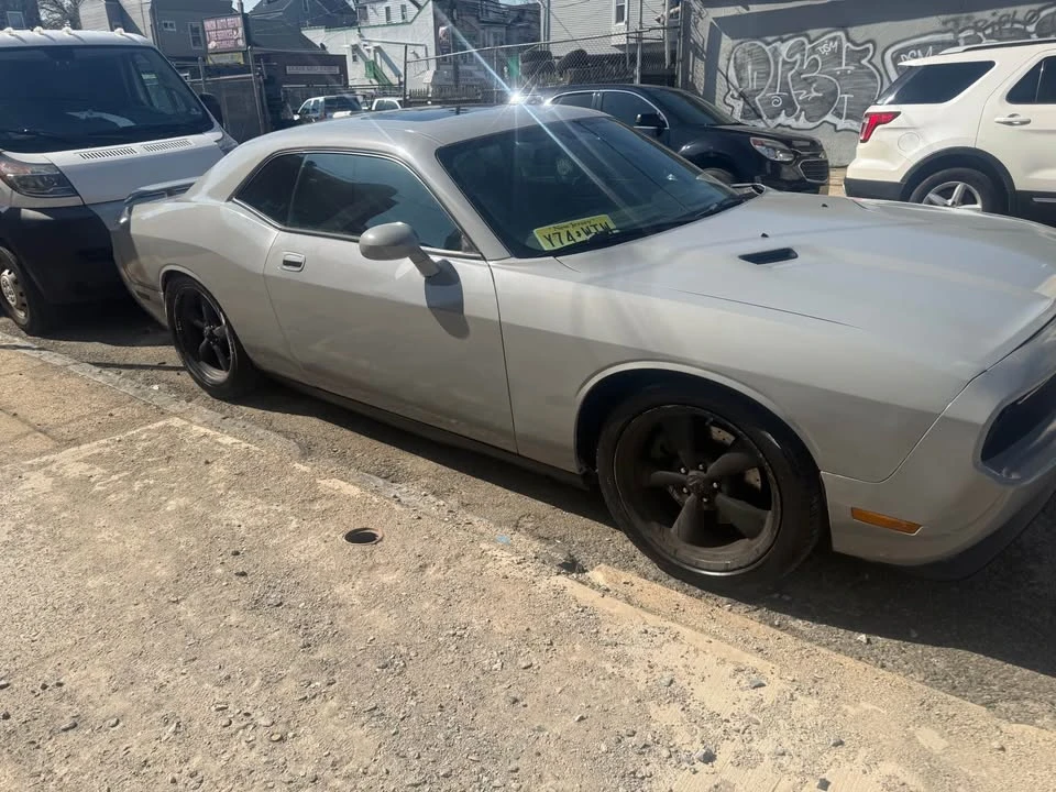 2010 Dodge Challenger 3rd Gen - Image 7 of 17