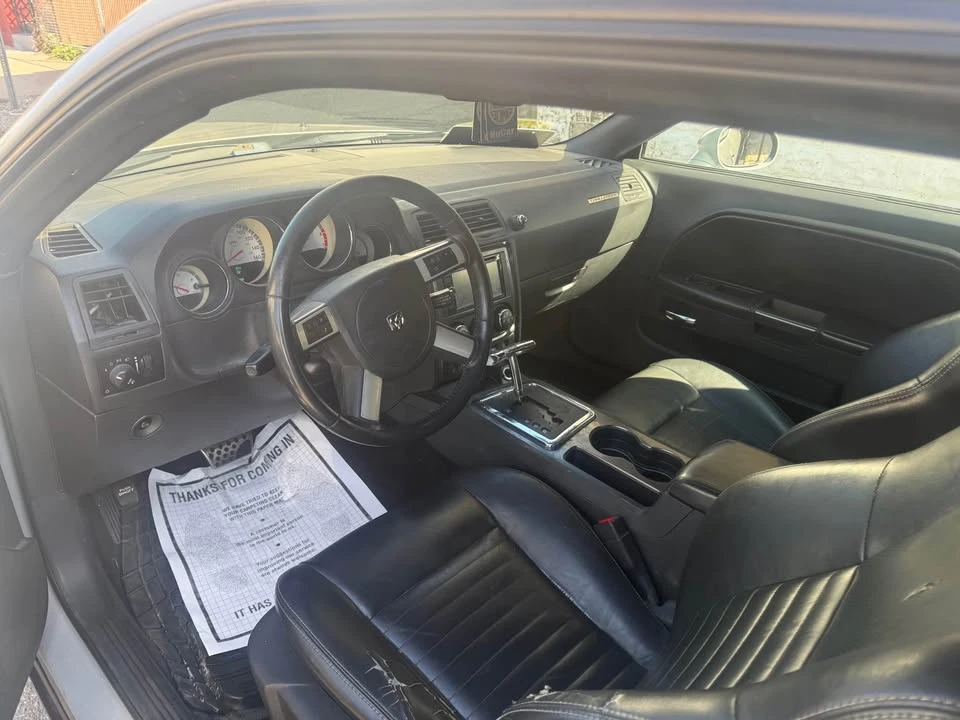 2010 Dodge Challenger 3rd Gen - Image 15 of 17