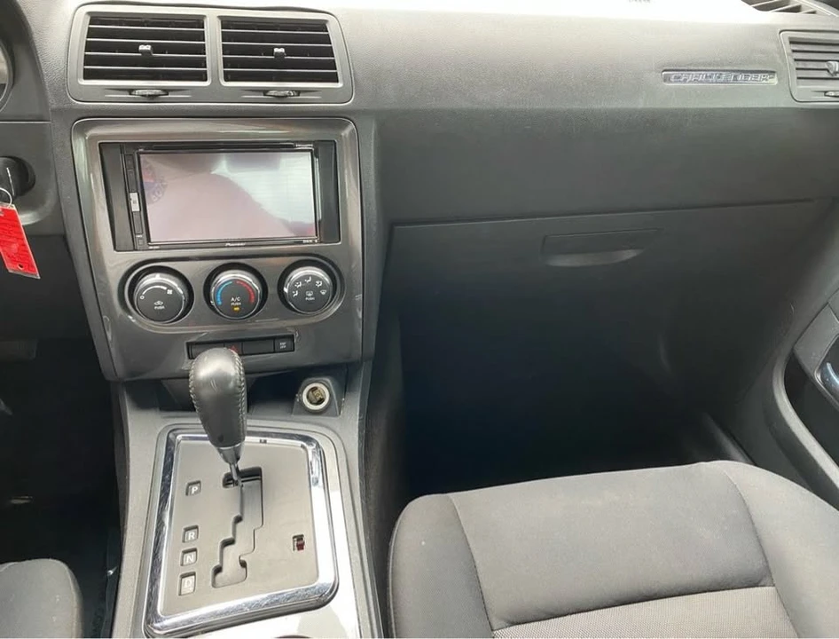 2010 Dodge Challenger 3rd Gen - Image 16 of 18