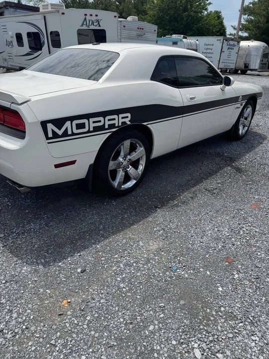 2010 Dodge Challenger 3rd Gen - Image 8 of 9