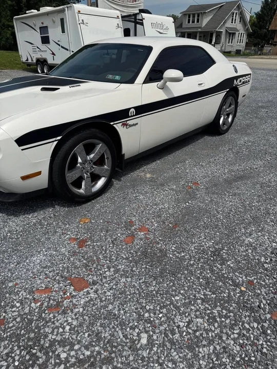 2010 Dodge Challenger 3rd Gen - Image 3 of 9