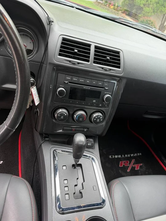 2010 Dodge Challenger 3rd Gen - Image 8 of 9