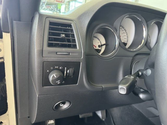 2010 Dodge Challenger 3rd Gen - Image 19 of 20