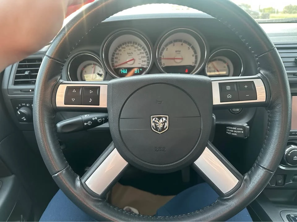 2010 Dodge Challenger 3rd Gen - Image 15 of 19