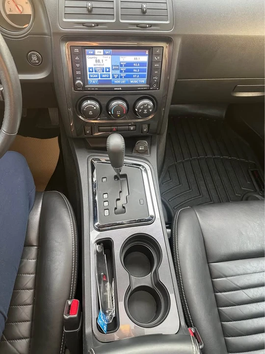 2010 Dodge Challenger 3rd Gen - Image 17 of 19