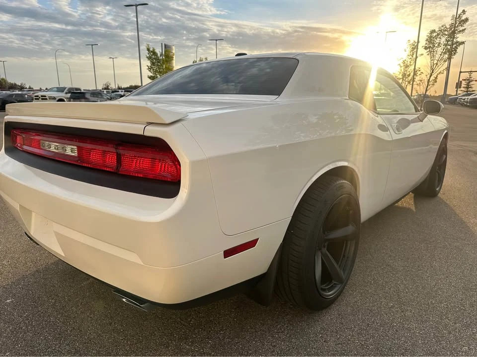 2010 Dodge Challenger 3rd Gen - Image 7 of 19