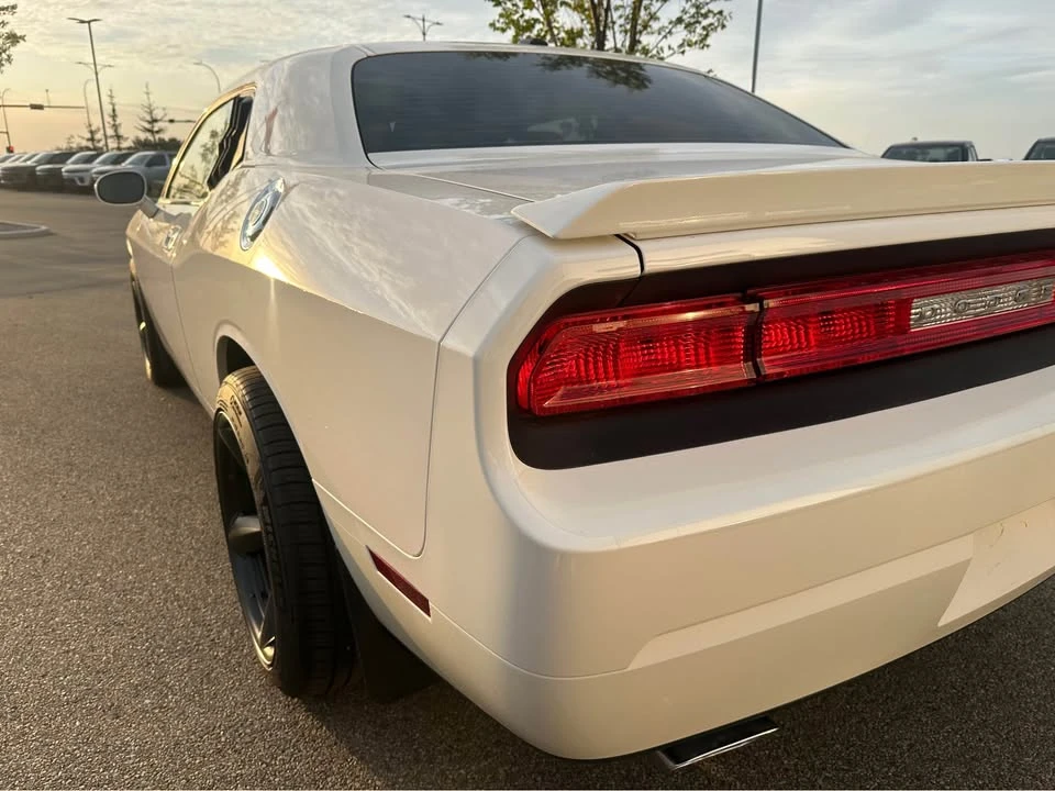 2010 Dodge Challenger 3rd Gen - Image 5 of 19