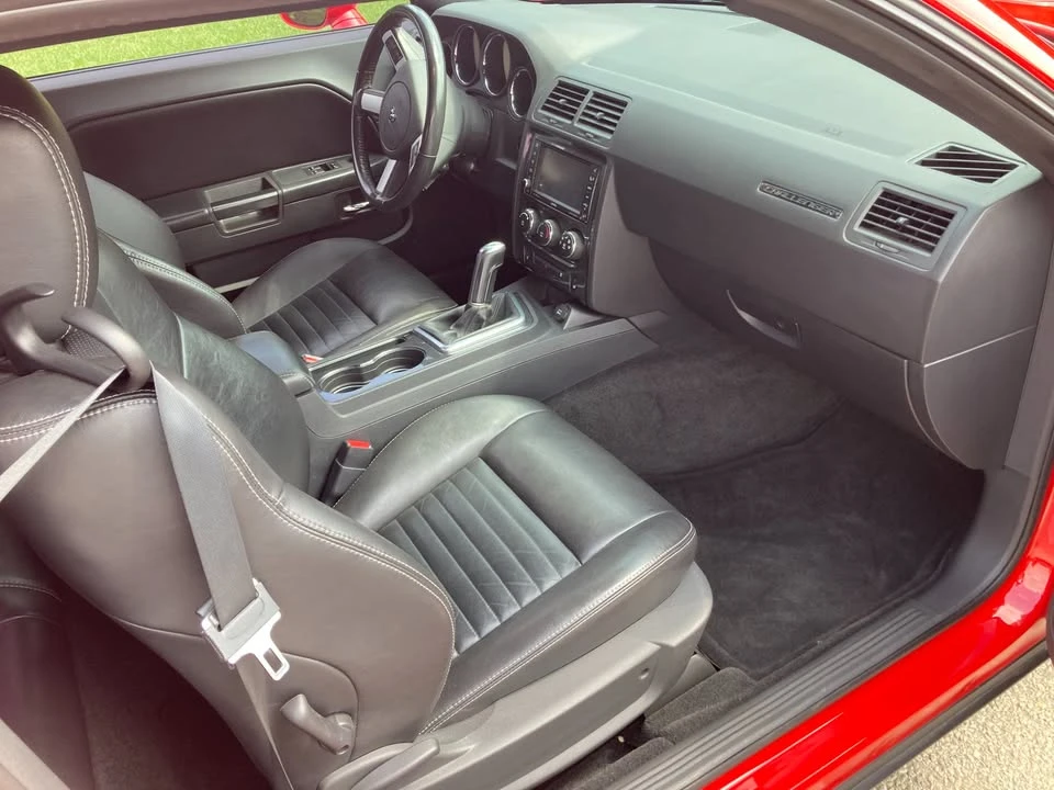 2010 Dodge Challenger 3rd Gen - Image 2 of 7