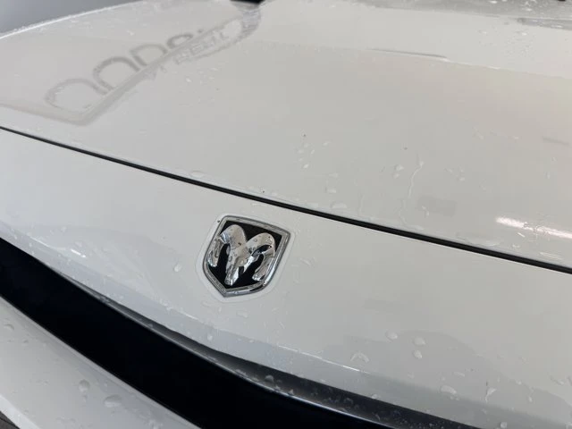 2010 Dodge Challenger 3rd Gen - Image 12 of 20