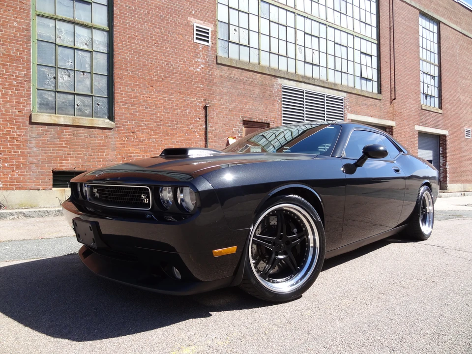 2010 Dodge Challenger 3rd Gen - Image 6 of 31