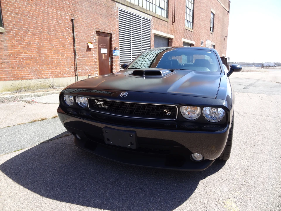 2010 Dodge Challenger 3rd Gen - Image 11 of 31