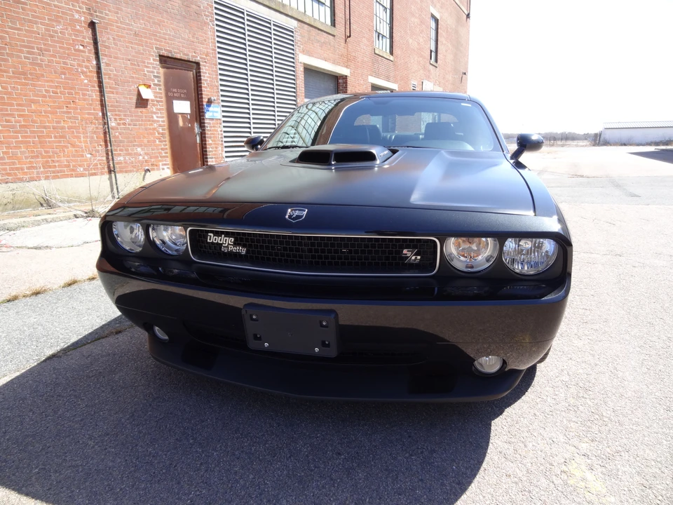 2010 Dodge Challenger 3rd Gen - Image 12 of 31