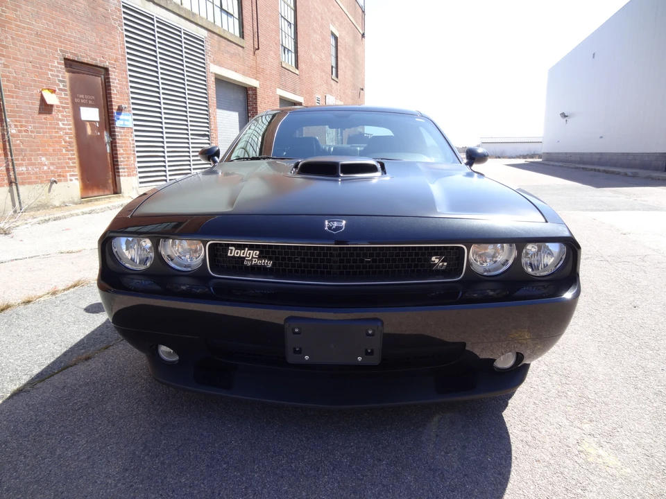 2010 Dodge Challenger 3rd Gen - Image 14 of 31