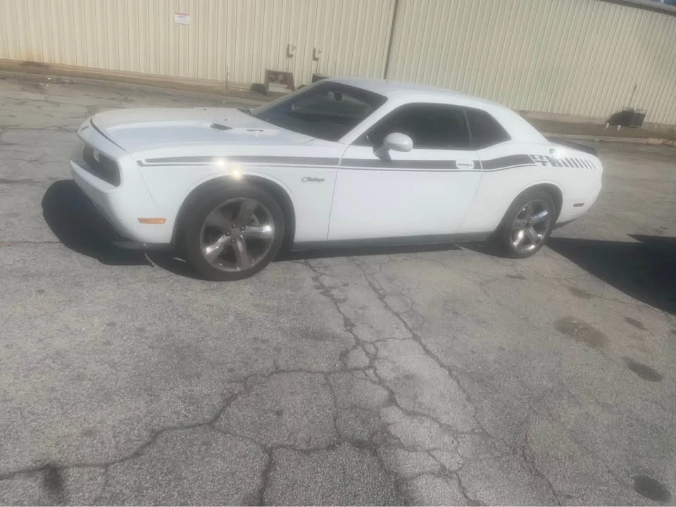 2010 Dodge Challenger 3rd Gen - Image 10 of 11