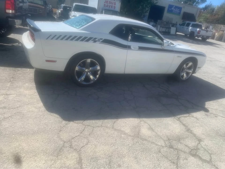 2010 Dodge Challenger 3rd Gen - Image 8 of 11