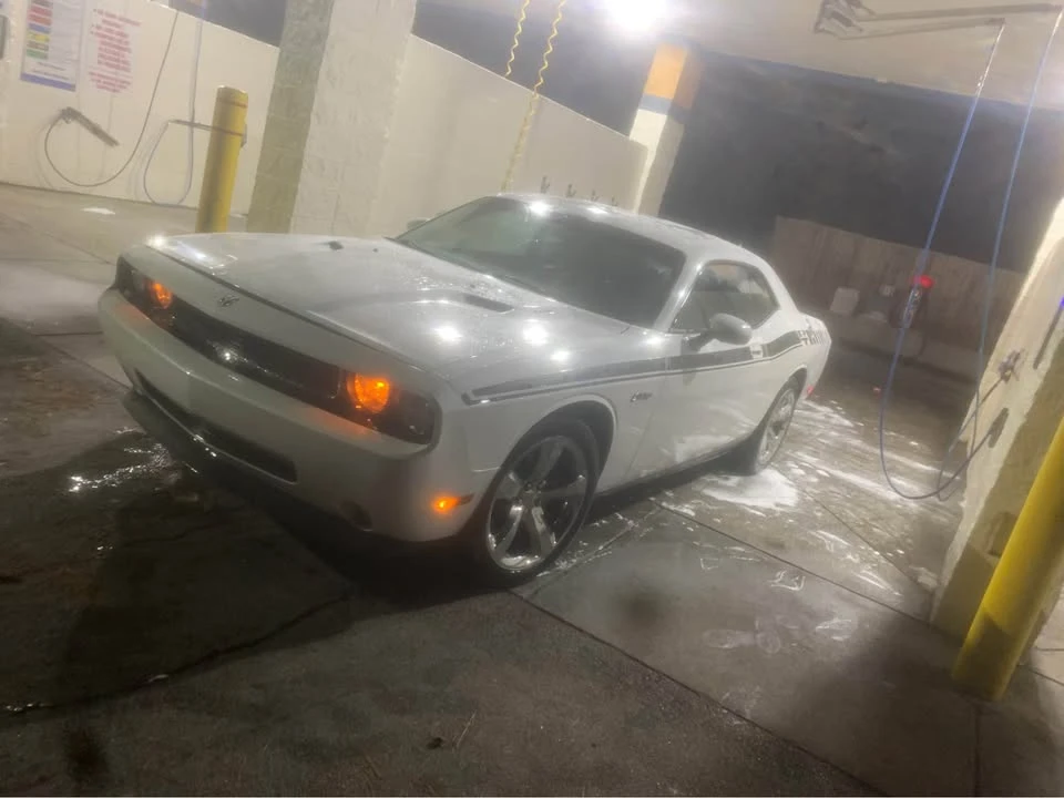 2010 Dodge Challenger 3rd Gen - Image 3 of 11