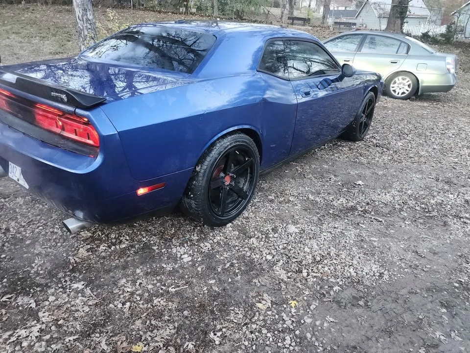 2010 Dodge Challenger 3rd Gen - Image 4 of 7