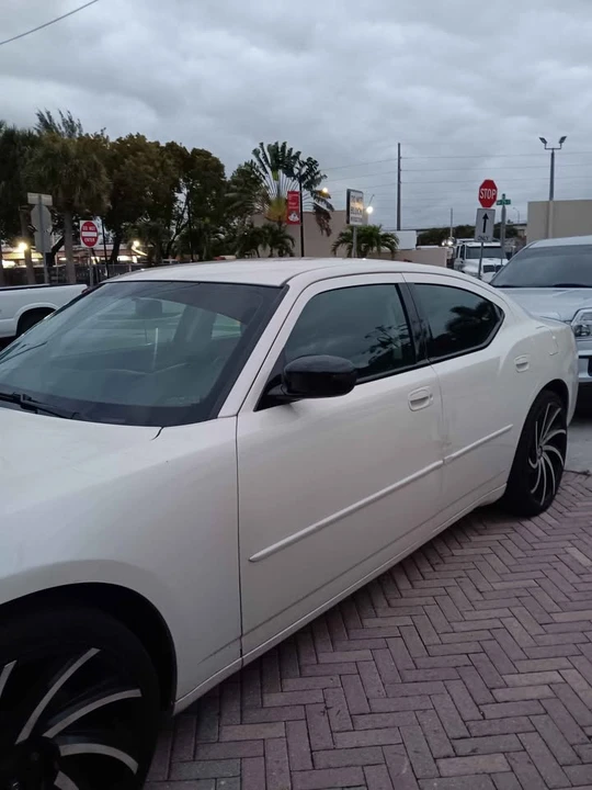 2010 Dodge Challenger 3rd Gen - Image 3 of 7