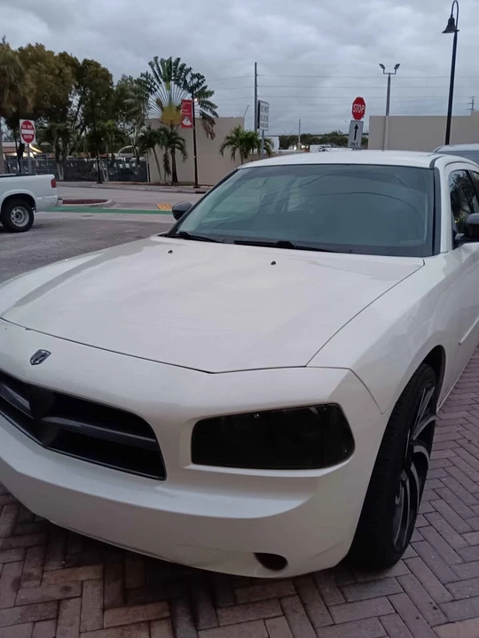 2010 Dodge Challenger 3rd Gen - Image 4 of 7