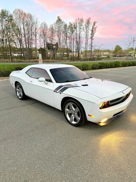 2010 Dodge Challenger 3rd Gen - Image 2 of 16