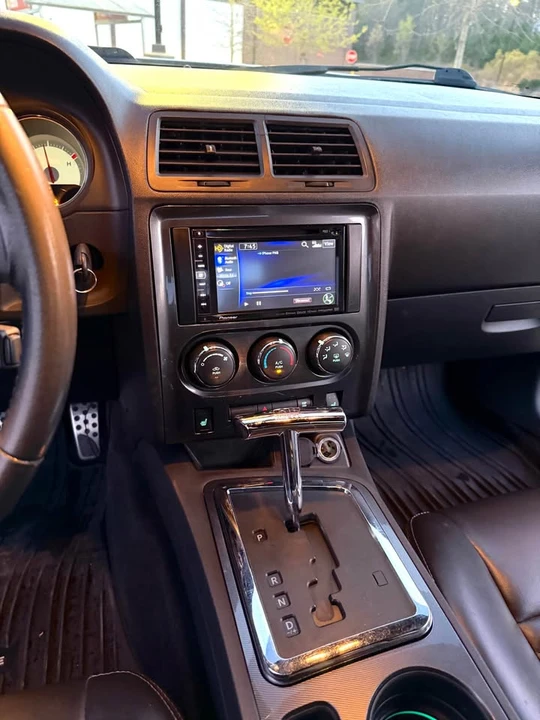 2010 Dodge Challenger 3rd Gen - Image 10 of 16