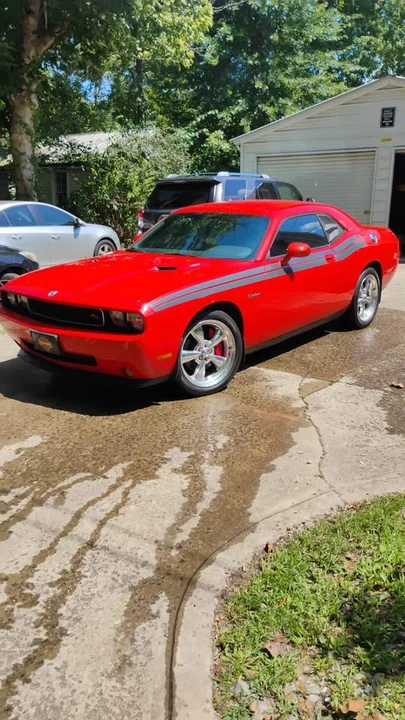 2010 Dodge Challenger 3rd Gen - Image 2 of 11
