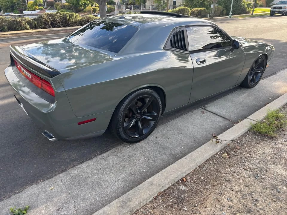 2010 Dodge Challenger 3rd Gen - Image 2 of 6