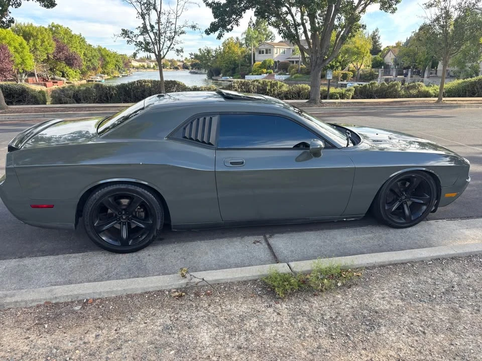 2010 Dodge Challenger 3rd Gen - Image 5 of 6