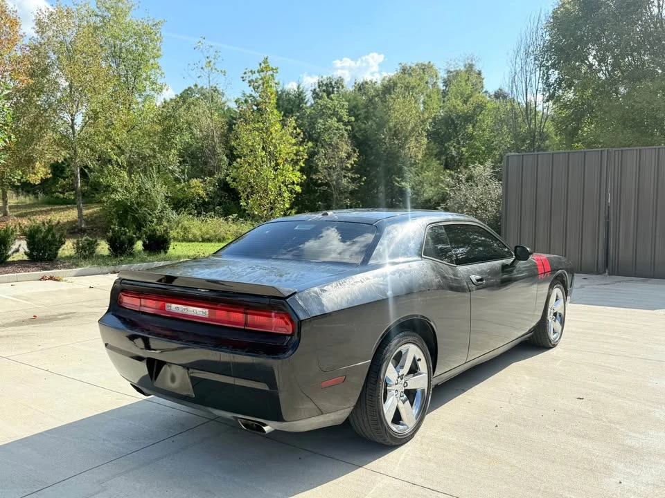 2010 Dodge Challenger 3rd Gen - Image 5 of 13