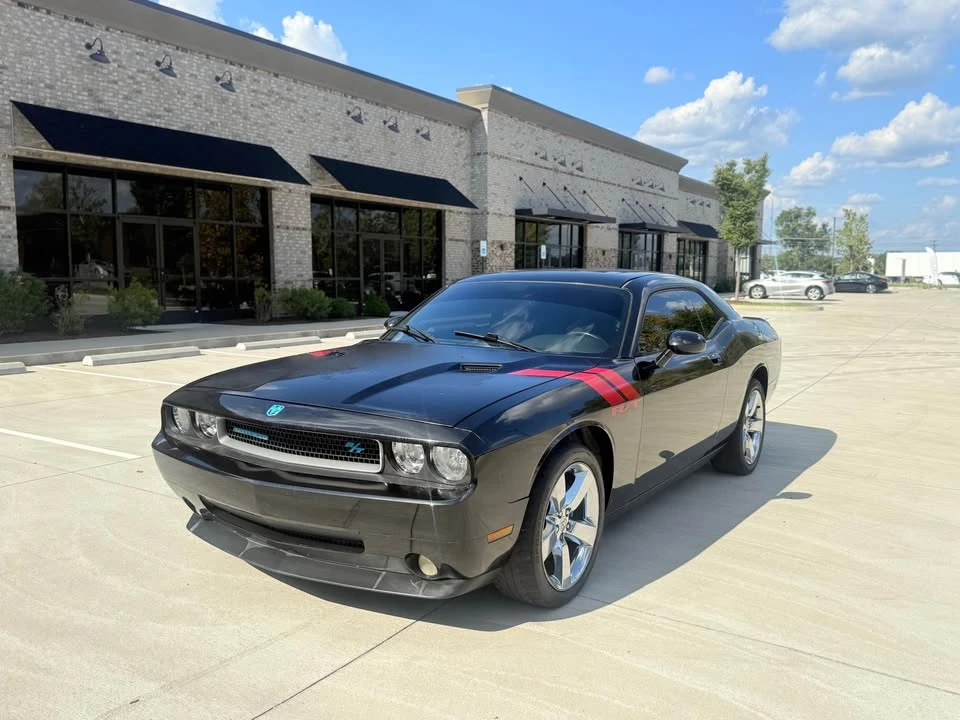 2010 Dodge Challenger 3rd Gen - Image 2 of 13