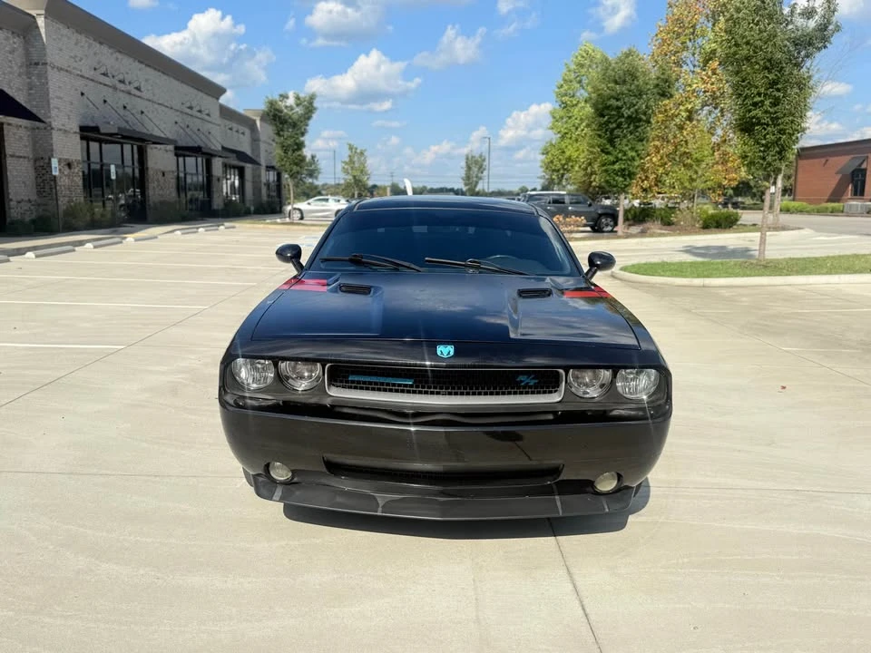 2010 Dodge Challenger 3rd Gen - Image 3 of 13