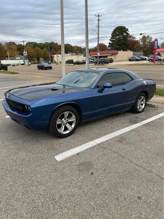 2010 Dodge Challenger 3rd Gen - Image 2 of 5