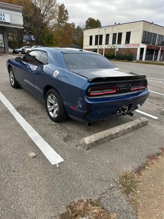 2010 Dodge Challenger 3rd Gen - Image 4 of 5