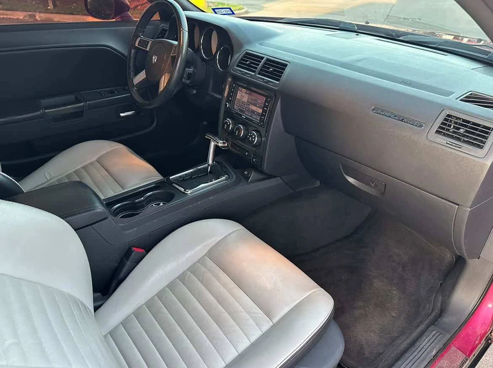 2010 Dodge Challenger 3rd Gen - Image 20 of 24