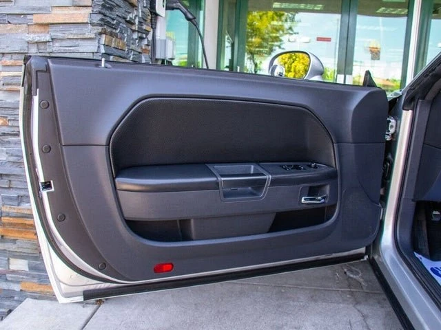 2010 Dodge Challenger 3rd Gen - Image 9 of 20