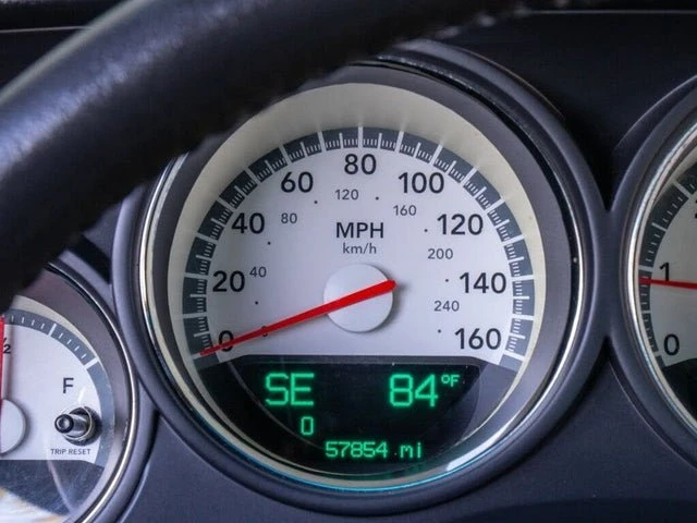 2010 Dodge Challenger 3rd Gen - Image 14 of 20