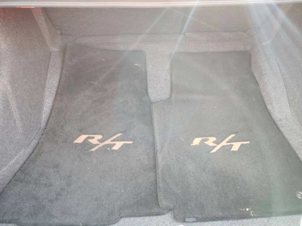 2010 Dodge Challenger 3rd Gen - Image 18 of 21