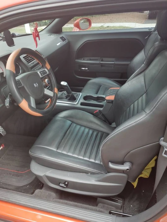 2010 Dodge Challenger 3rd Gen - Image 13 of 23
