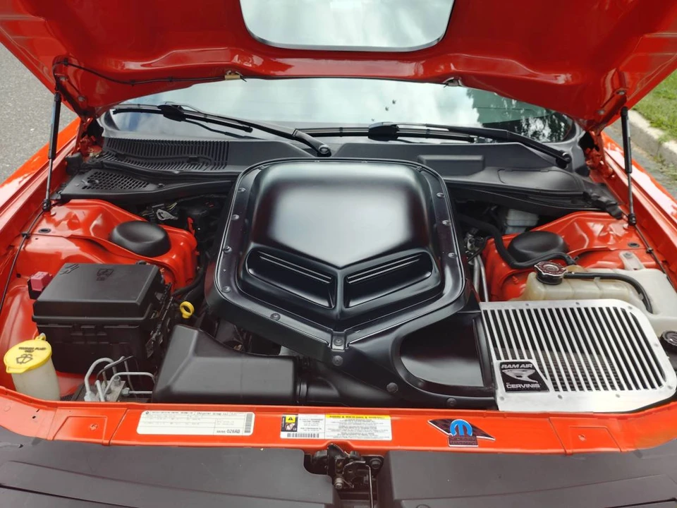 2010 Dodge Challenger 3rd Gen - Image 8 of 23