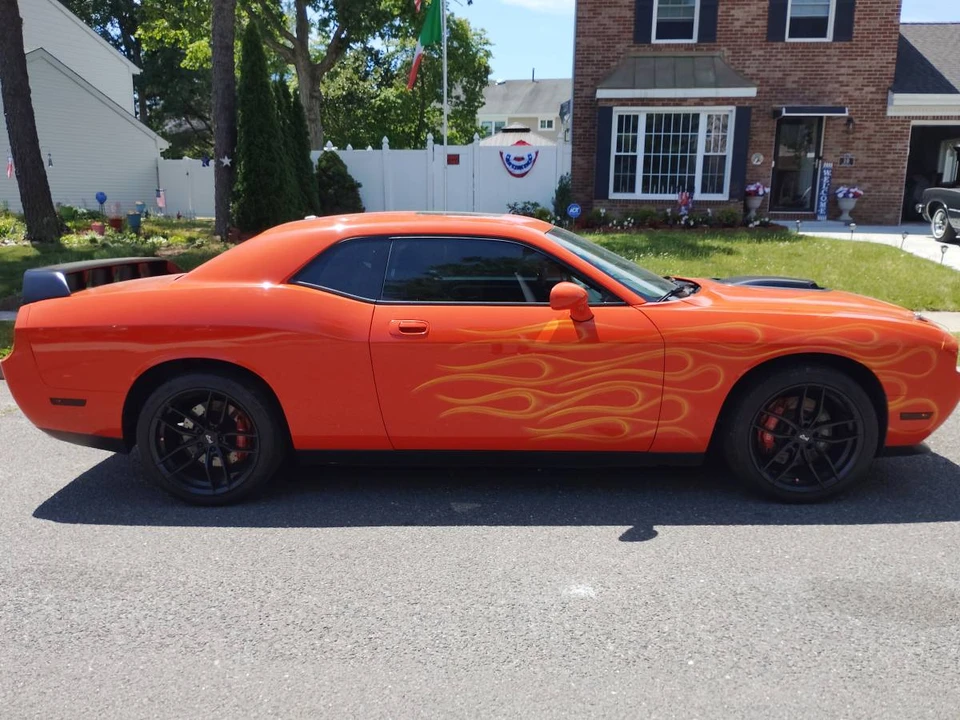 2010 Dodge Challenger 3rd Gen - Image 2 of 21
