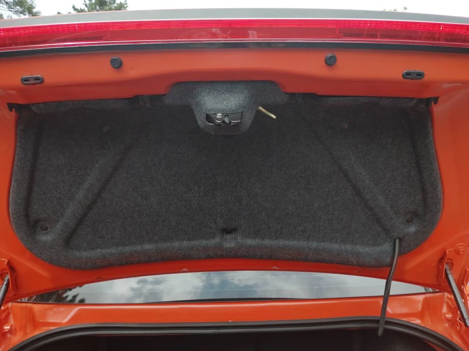 2010 Dodge Challenger 3rd Gen - Image 22 of 23