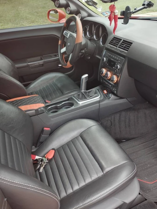 2010 Dodge Challenger 3rd Gen - Image 21 of 23