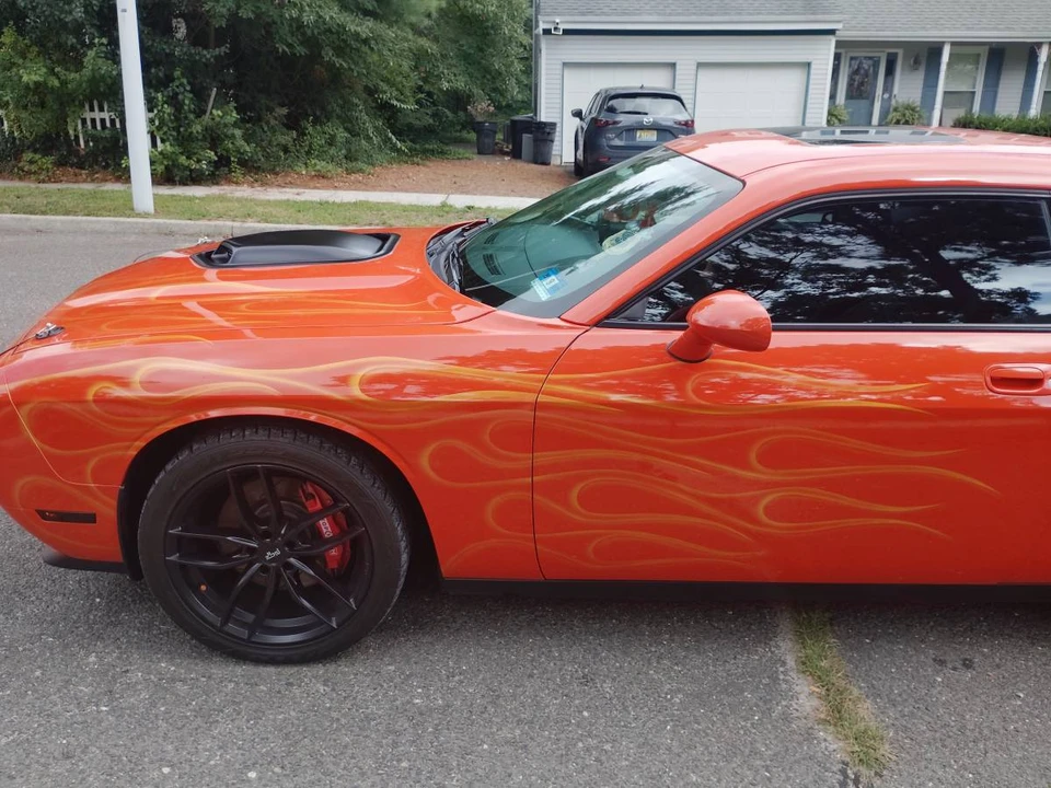 2010 Dodge Challenger 3rd Gen - Image 2 of 23