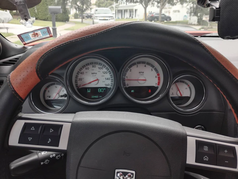 2010 Dodge Challenger 3rd Gen - Image 17 of 23